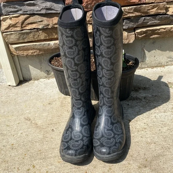 Beautiful Muck Boots - Picture 2 of 7